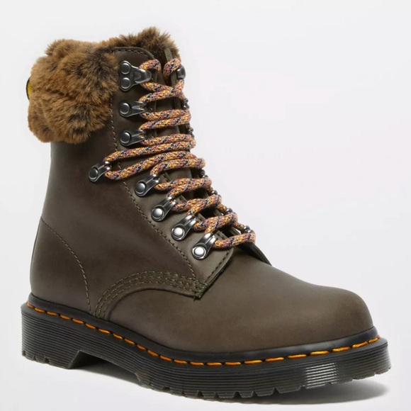 Doc Martens 1460 Serena Wyoming Boot - Picture 2 of 14